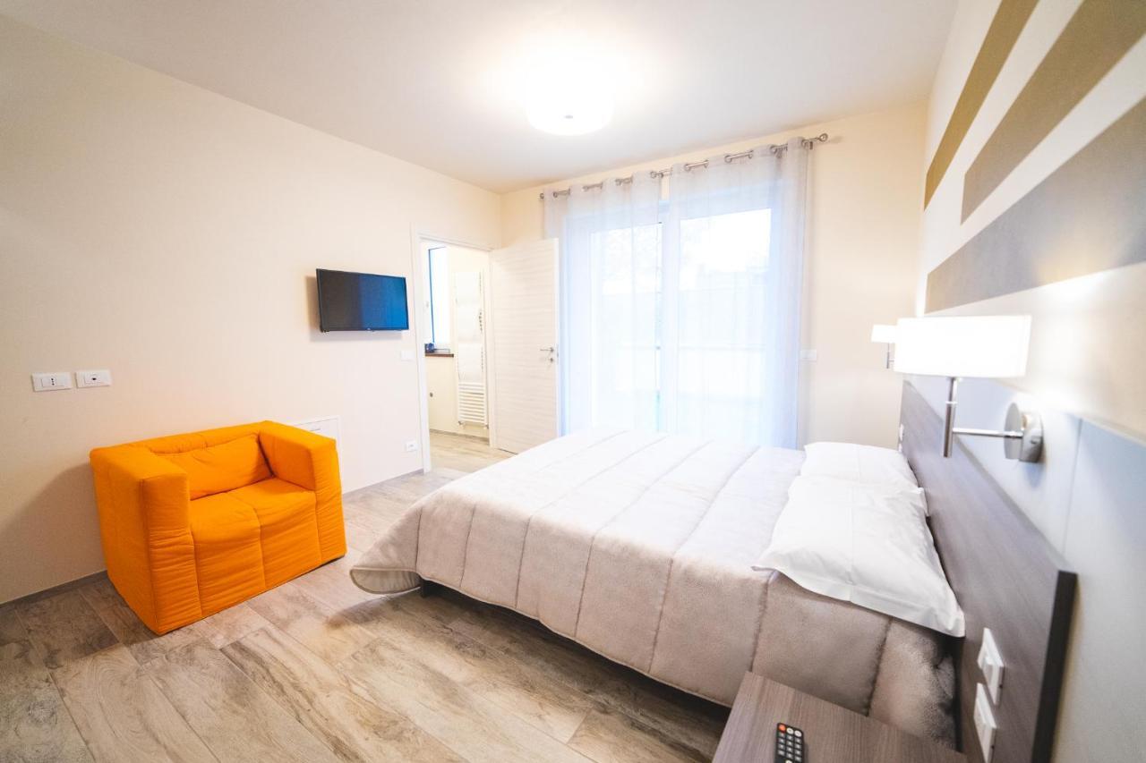 La Casa Di Alice Apartment Rodello Luaran gambar